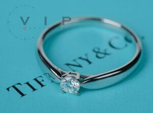 TIFFANY & Co. Engagement Ring 950 Platinum & Diamonds 0.20ct (size: 55,5)